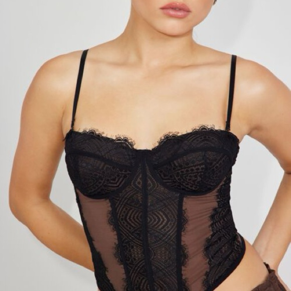 Garage - Elegant Black Lace Bustier